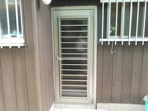 勝手口ドア取替後